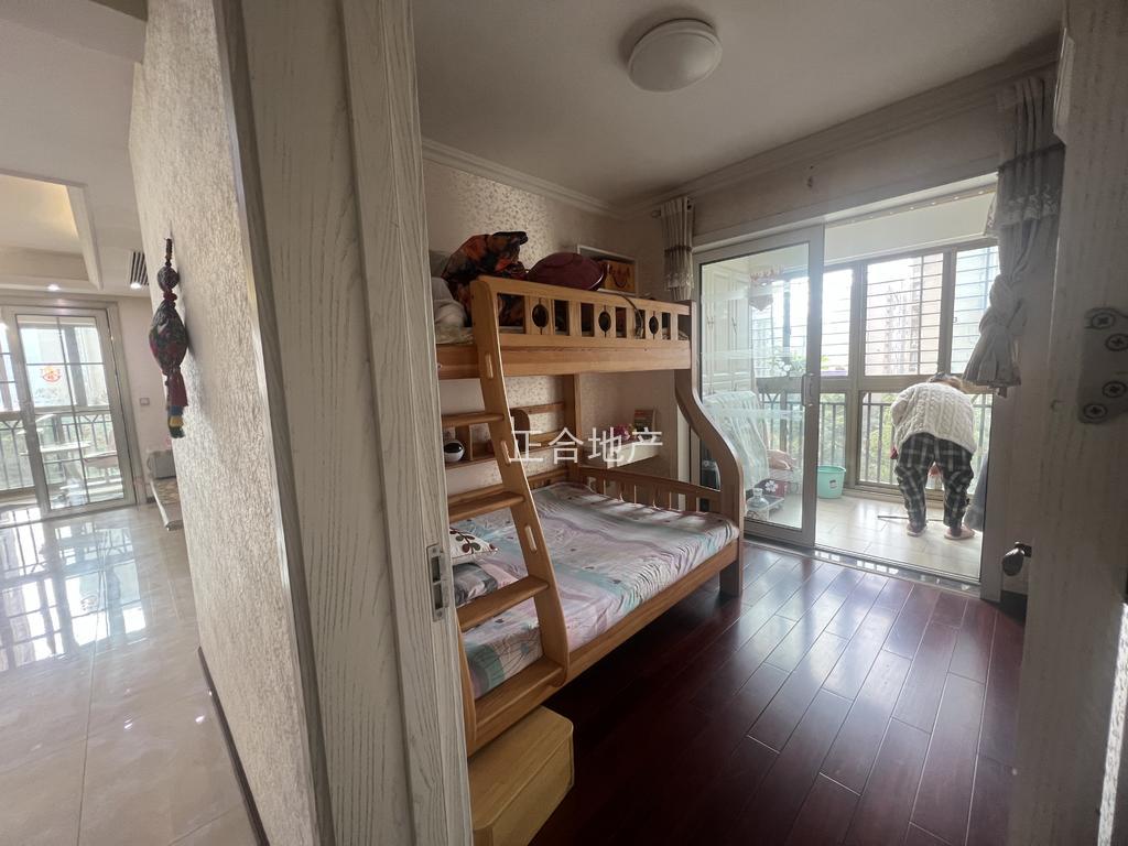 降价了，锦绣江山，业主诚心出售，精装三房二卫，单价4900，