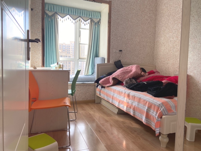 森林国际城3室2厅精装修家具家电全配拎包即住优价出租