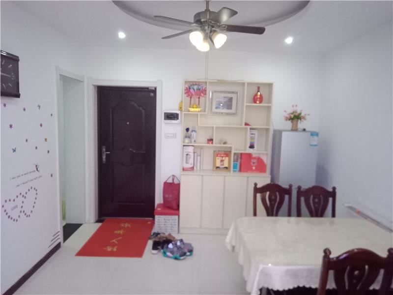 翰林公馆一中正对面，精装修三房，拎包入住，陪读自住，好的狠，看房方便