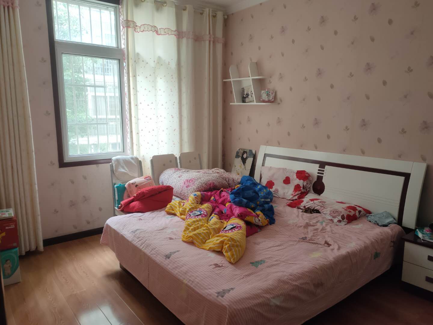 车站旁边世北春花园精装三房全新家电中间楼层业主诚意出