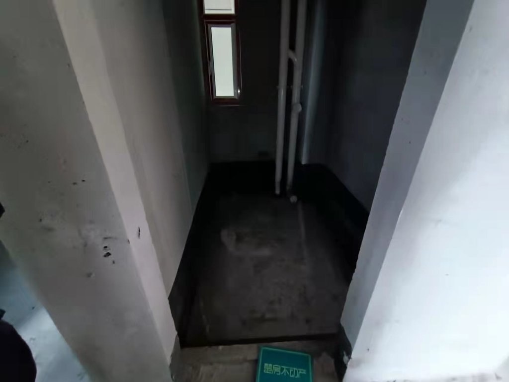 风和日丽.毛坯三房.下楼就是學笑.看房方便