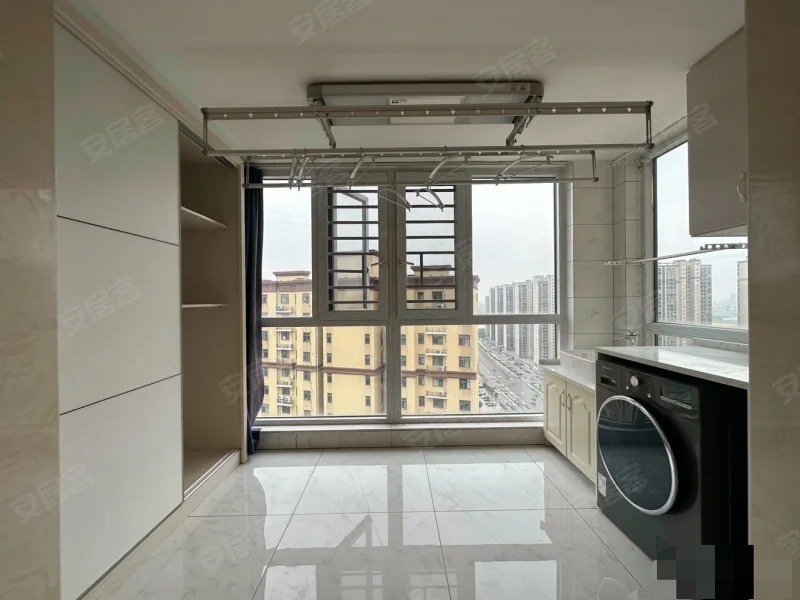 业主急售，城南新街，​精装单价4700，精装三房，证满二，不介意🉑联系看房，