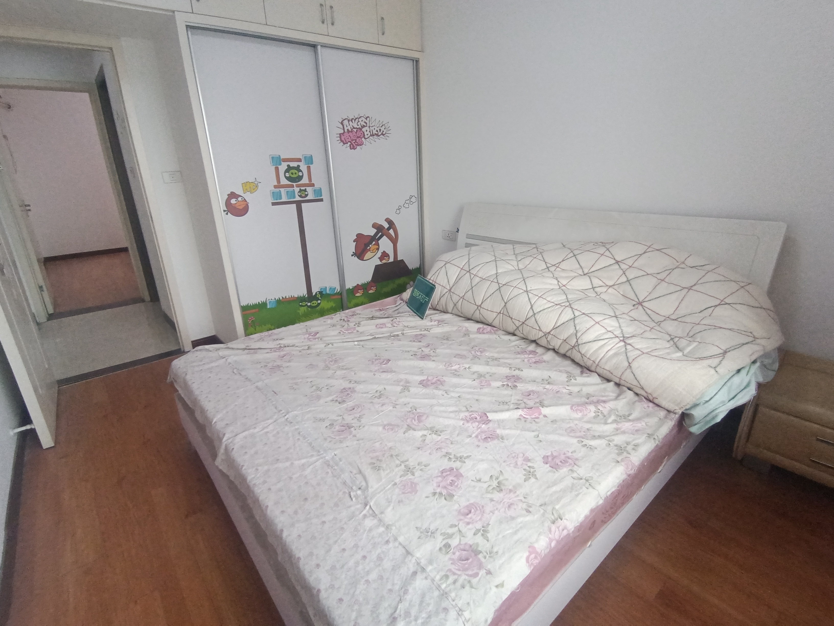 御台公馆精装婚房基本上没住过老证过户费低房东诚意出售