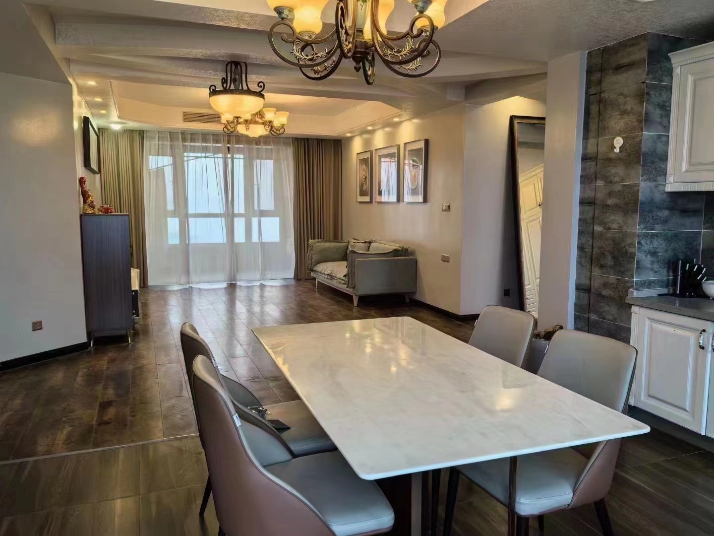 秒sha价，亏本急售，新三中旁，豪装三房，房东诚心出