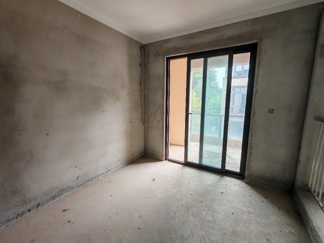 捡漏，降价了，祥生观澜府，别墅边套➕2个车位➕院子，证满二