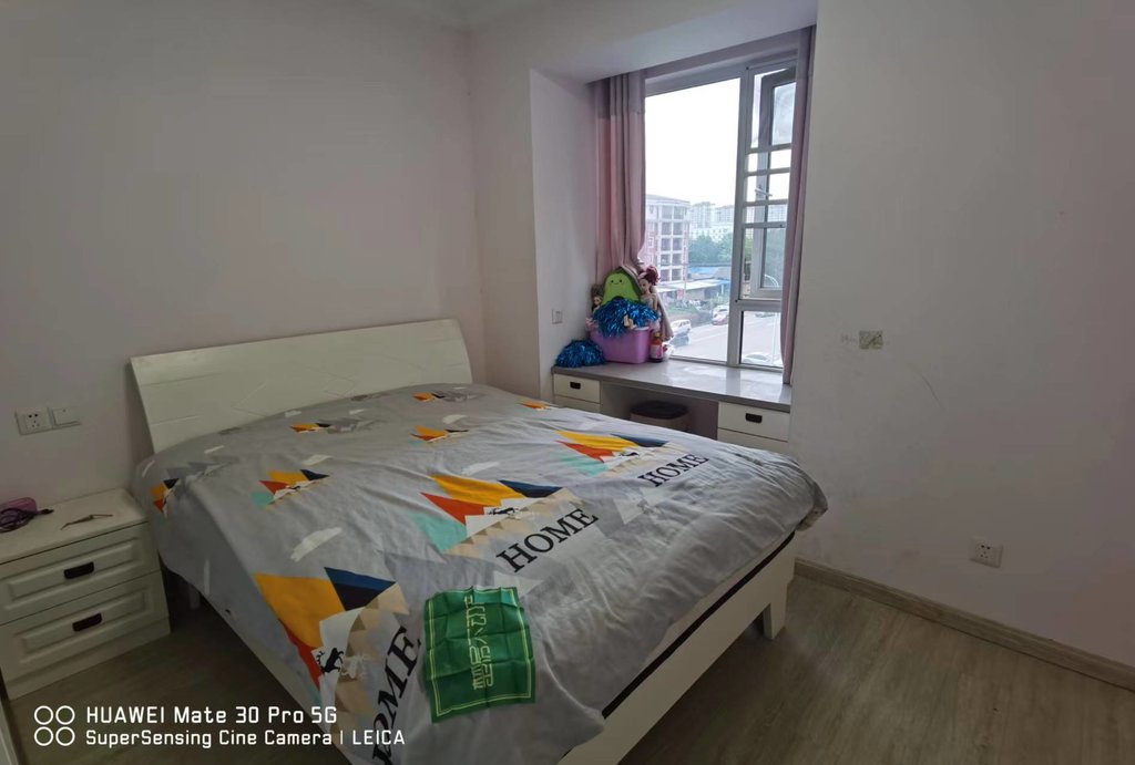 满庭春精装三房拎包入住南北通透型看房方便