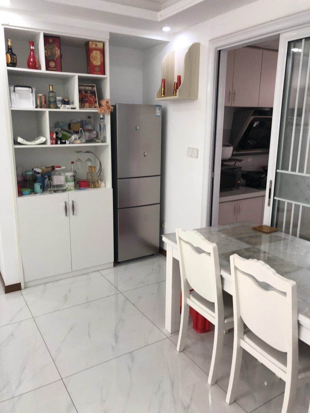 新城一号5期精装117平大三房