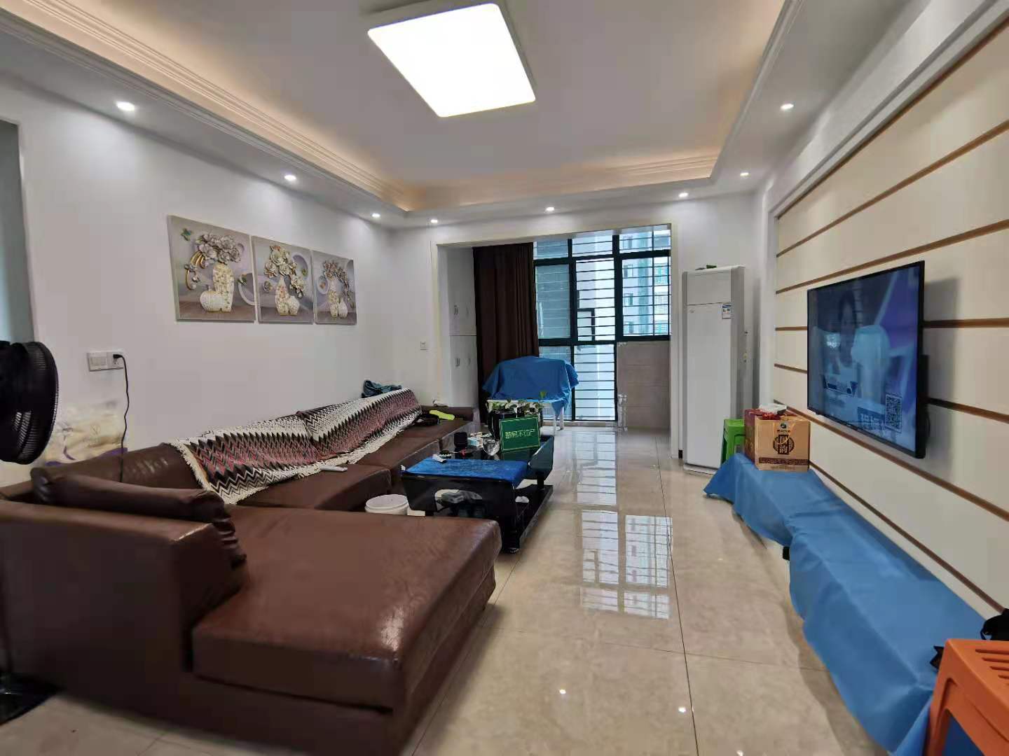 浅水湾中央公园中间楼层层色新旁边读书对面二中证满2年看房方便