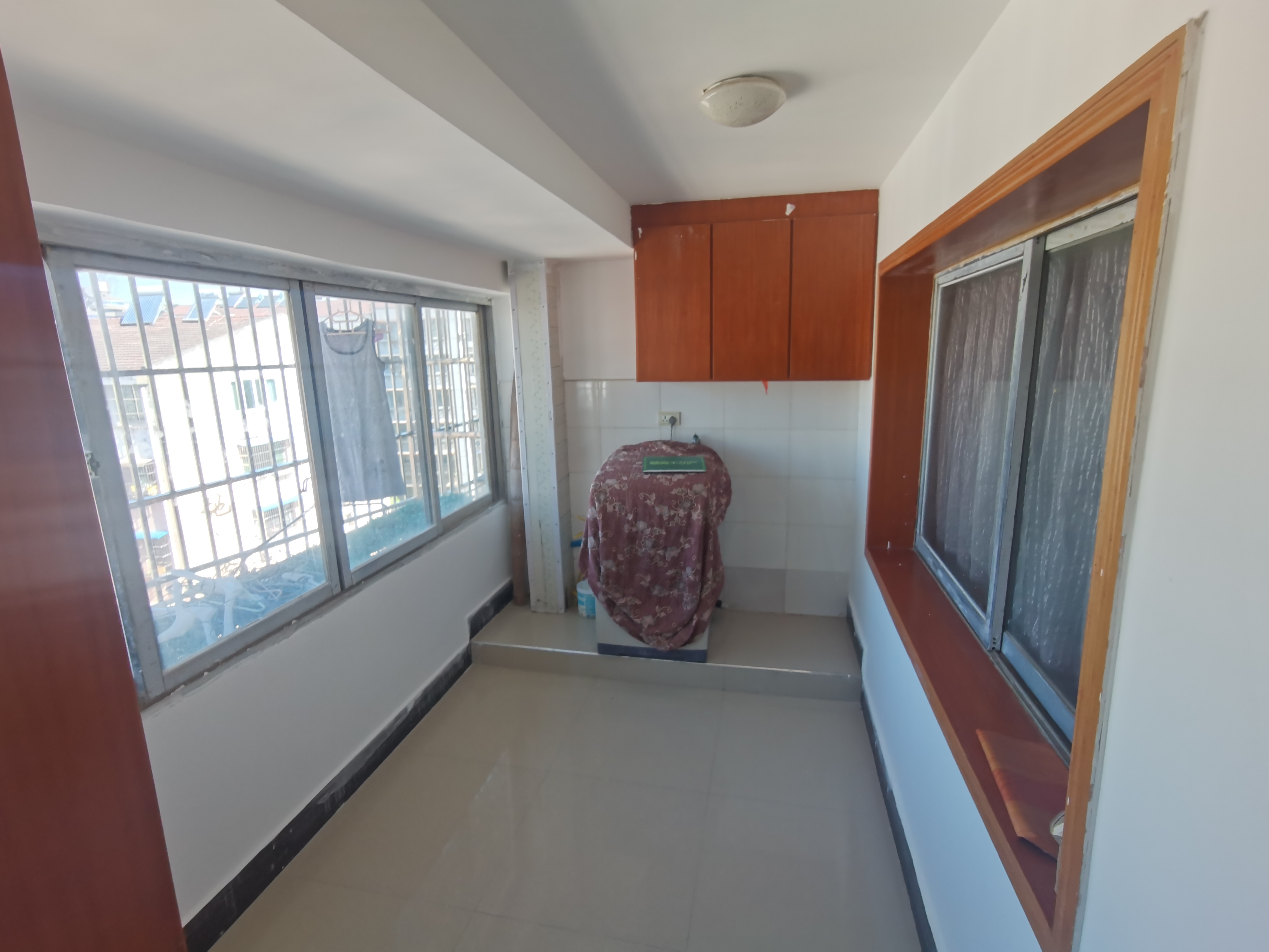 富华园沔阳小XUE旁边单价2000出头的房子还带地下室