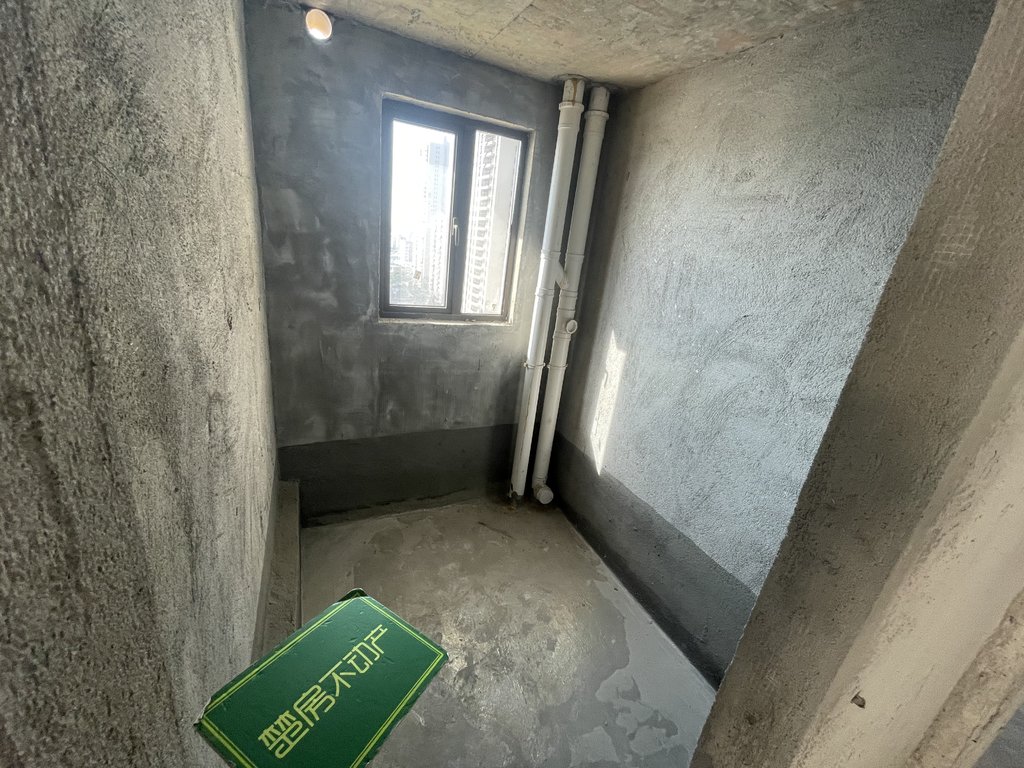 荣怀.极地世家.毛坯边户.中间楼层.看房方便