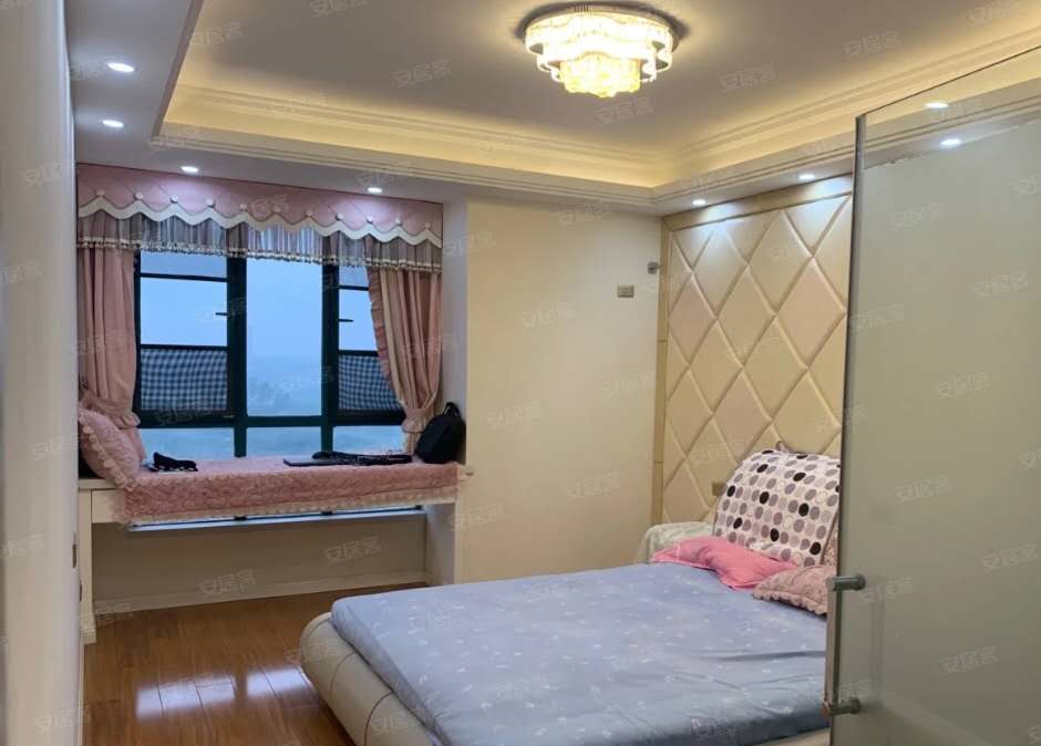 新城壹号精装大四房中层地段好业主诚意出拎包即住