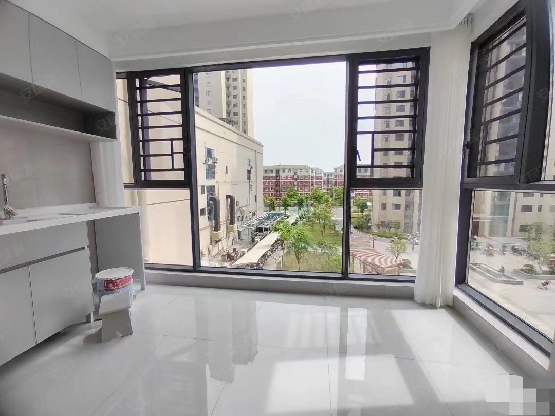 降价了，城南，吾悦广场旁，金台花园，满二​，下楼就是公园学全新精装三房二卫