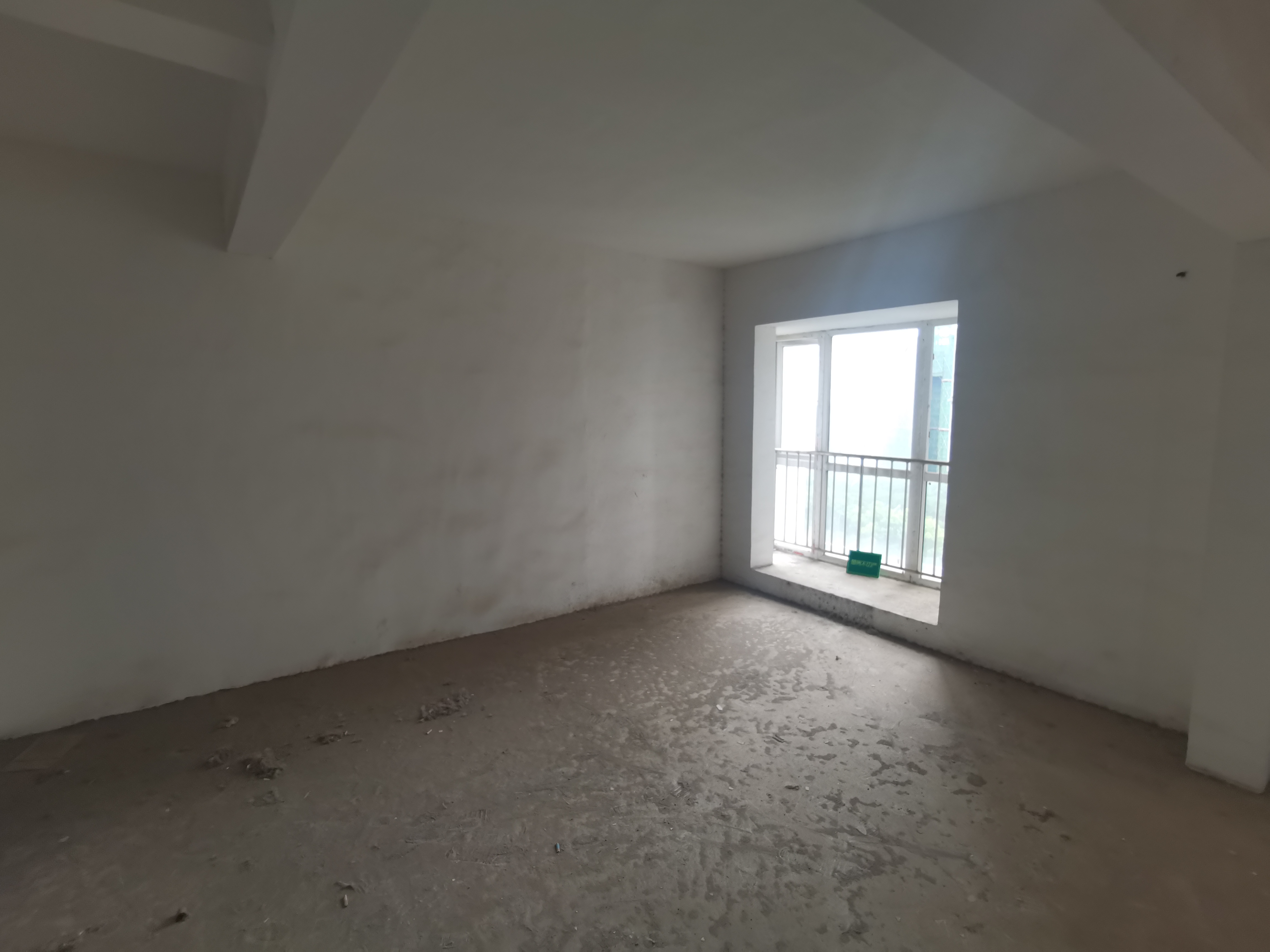 福星城毛坯大三房老证看房方便