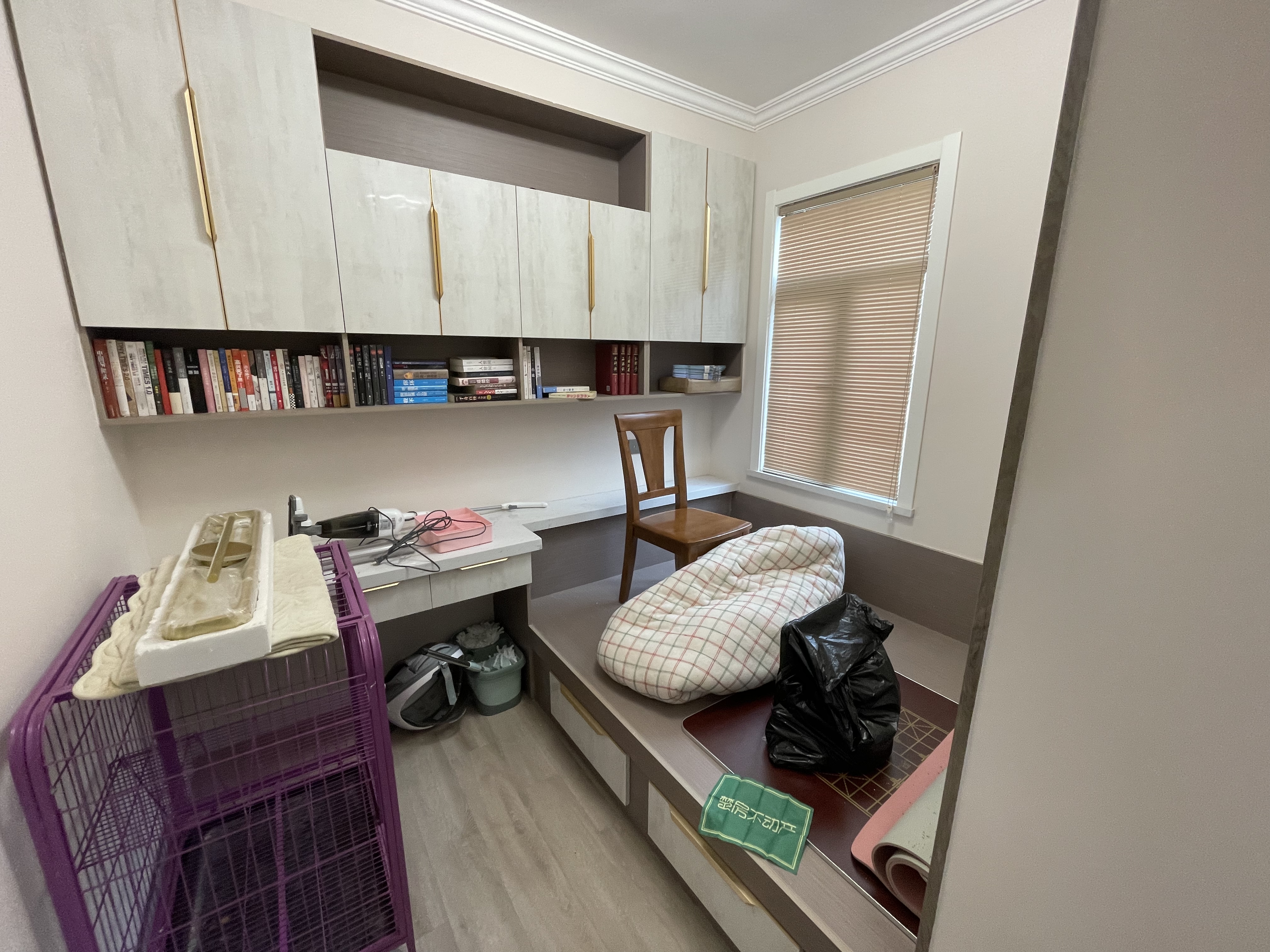 环球广场电梯两房装修很新带家电采光好朝南地理位置方便