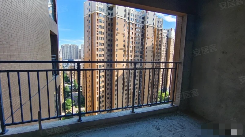 城南沔阳公馆，电梯中间楼层，边户，单价4990，南北通透，老证，元泰三中，