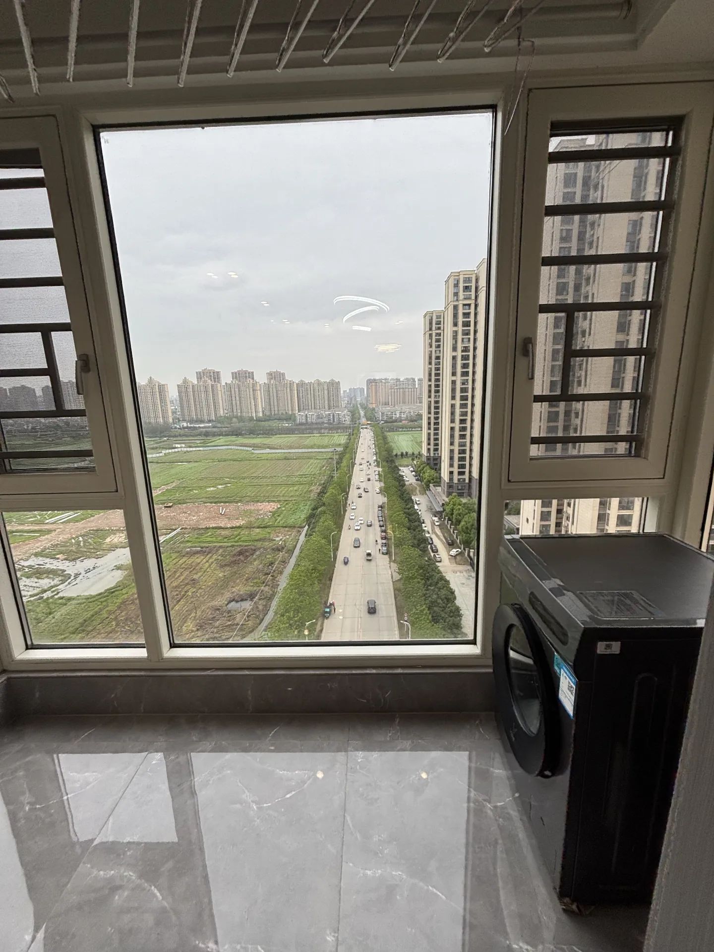 城南，荣怀，精装两房，小高层，中间好楼层，证满二