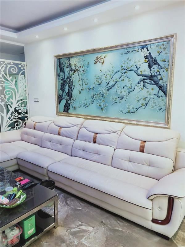 绿地华庭，精装大三房，小区环境好，绿化好，成色新！欢迎看房