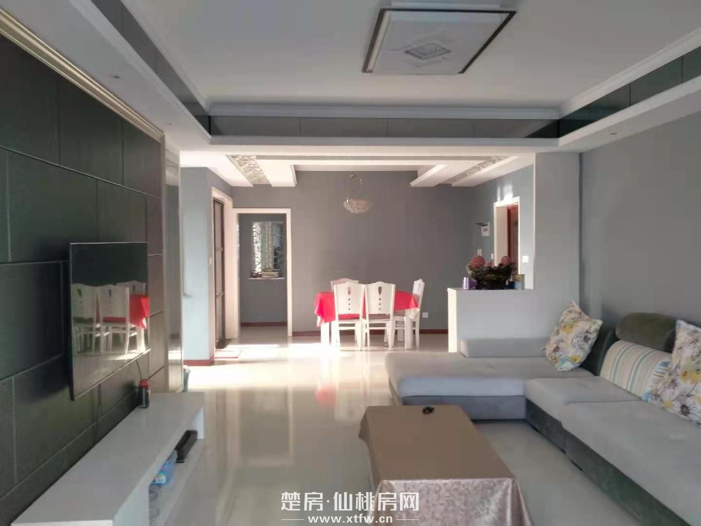 仙桃中学附近，精装三房，拎包入住