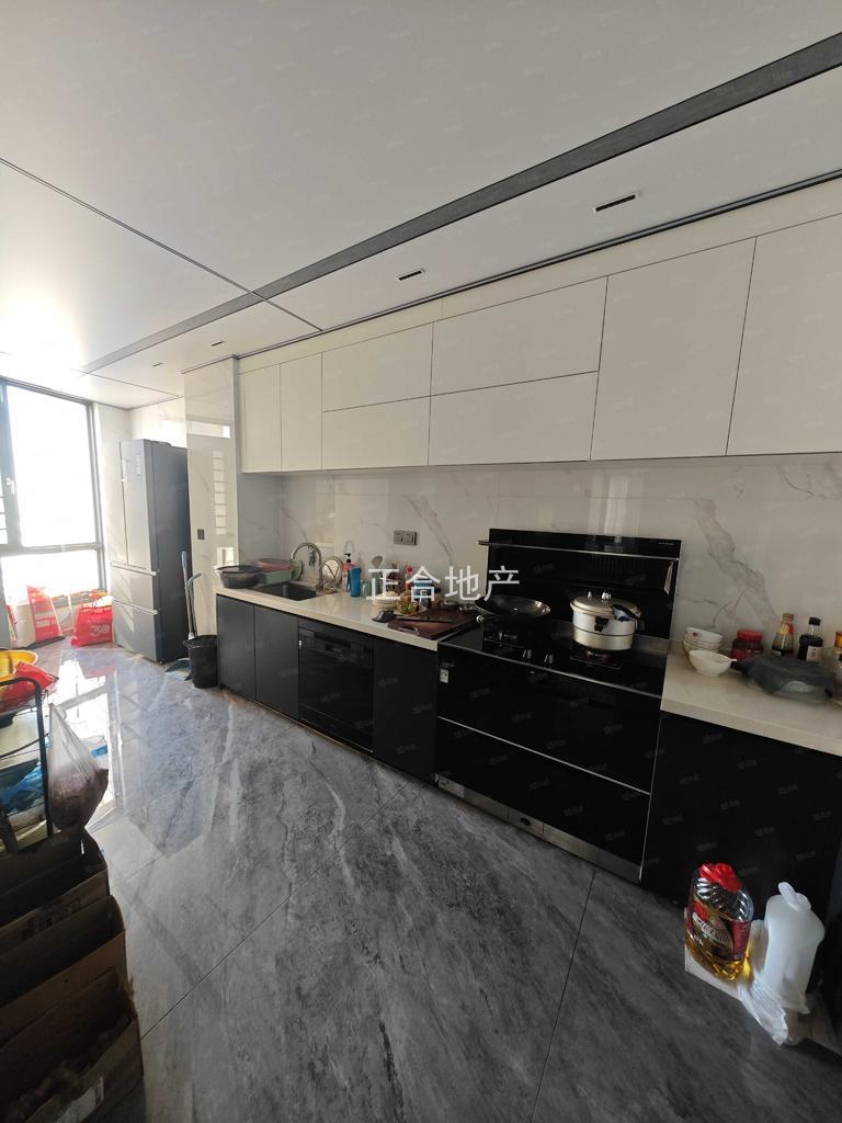 御台公馆245平5房豪装好楼层满五