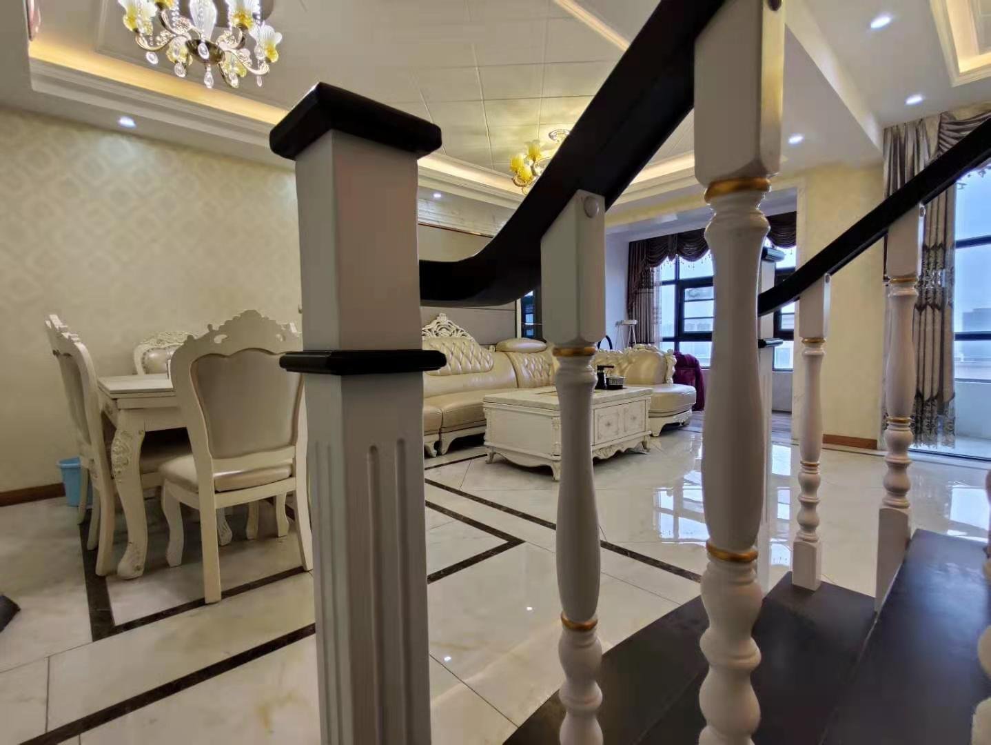 颐和公馆复式楼不是顶楼全屋精装修品牌家电3是2厅