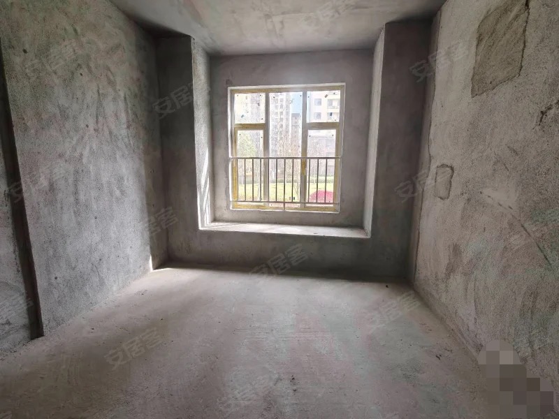 城南，新城名都，毛坯四房，单价不到5000，证满二，东边户