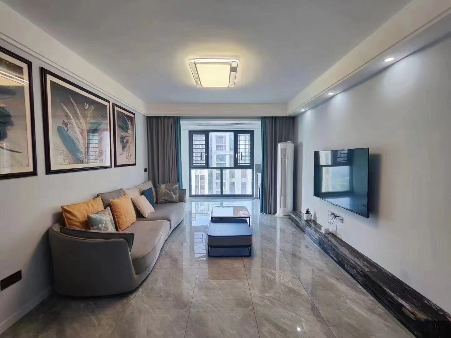 房东急售，城南稀缺户型，蓝天新城 ，电梯好楼层 ，精装三房，带车位