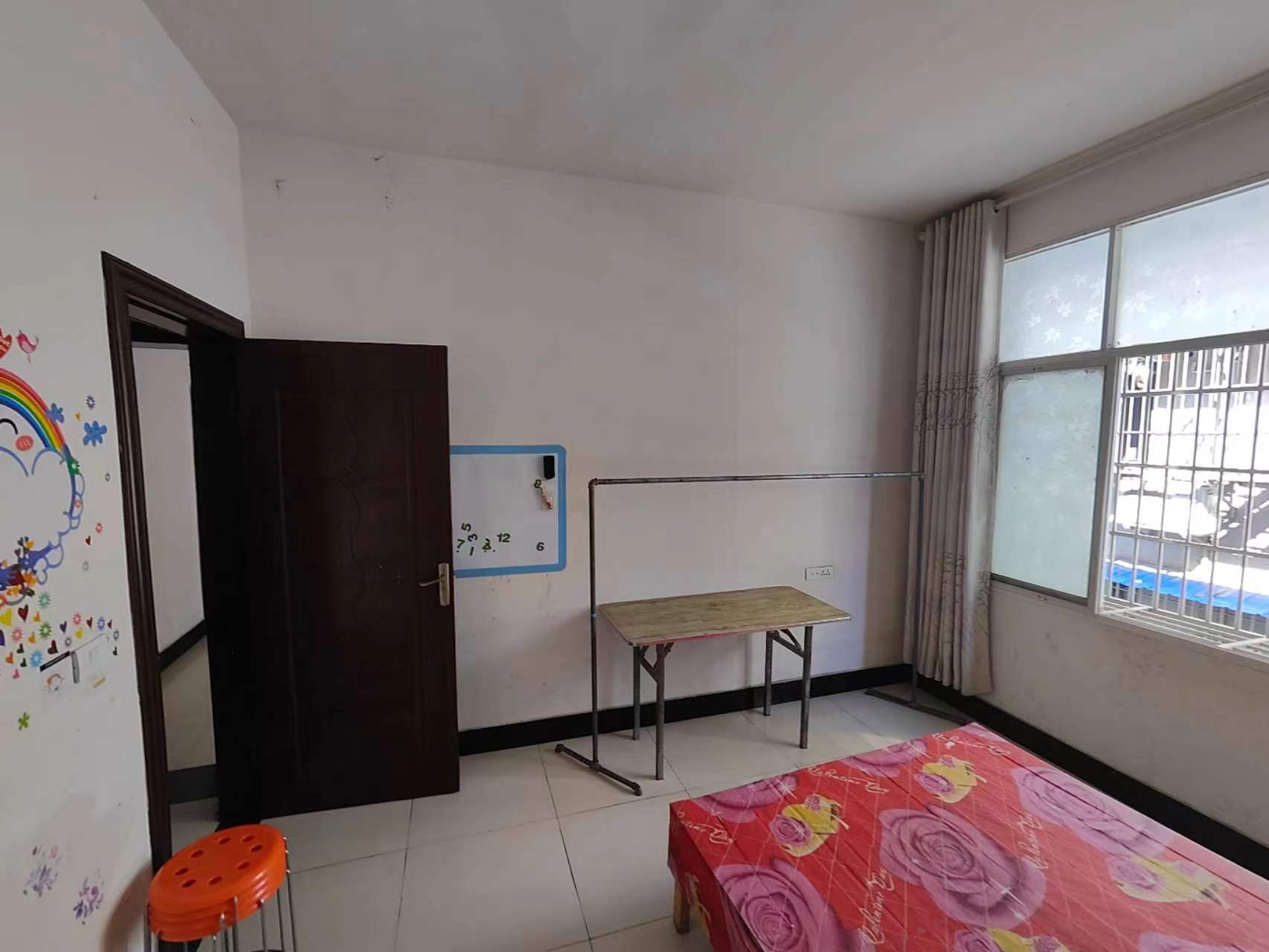 两室一厅才600，明珠酒店对面好屋来了，快点来看屋