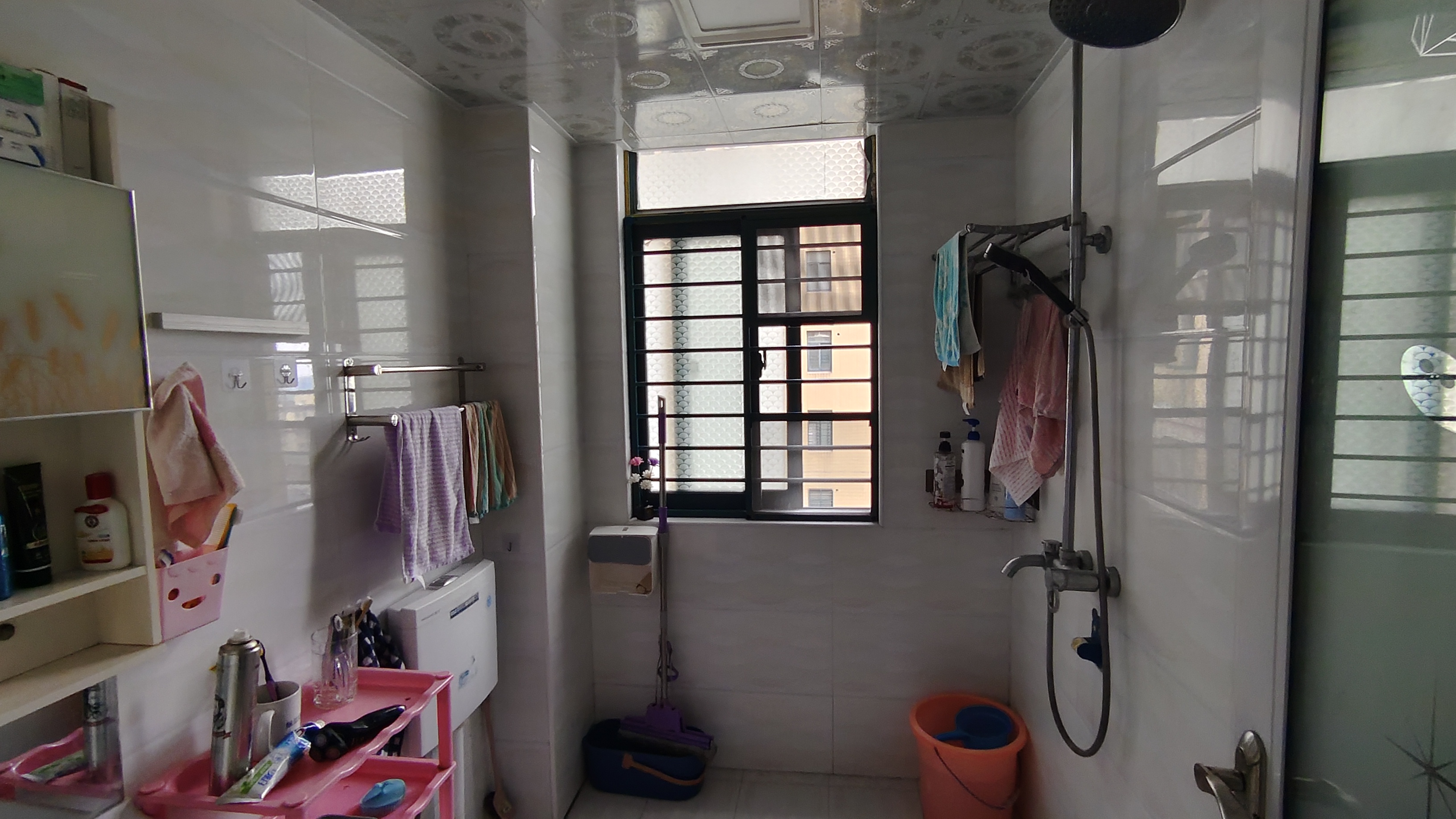 新城一号.精装大两房.中间楼层.证件满二.看房约