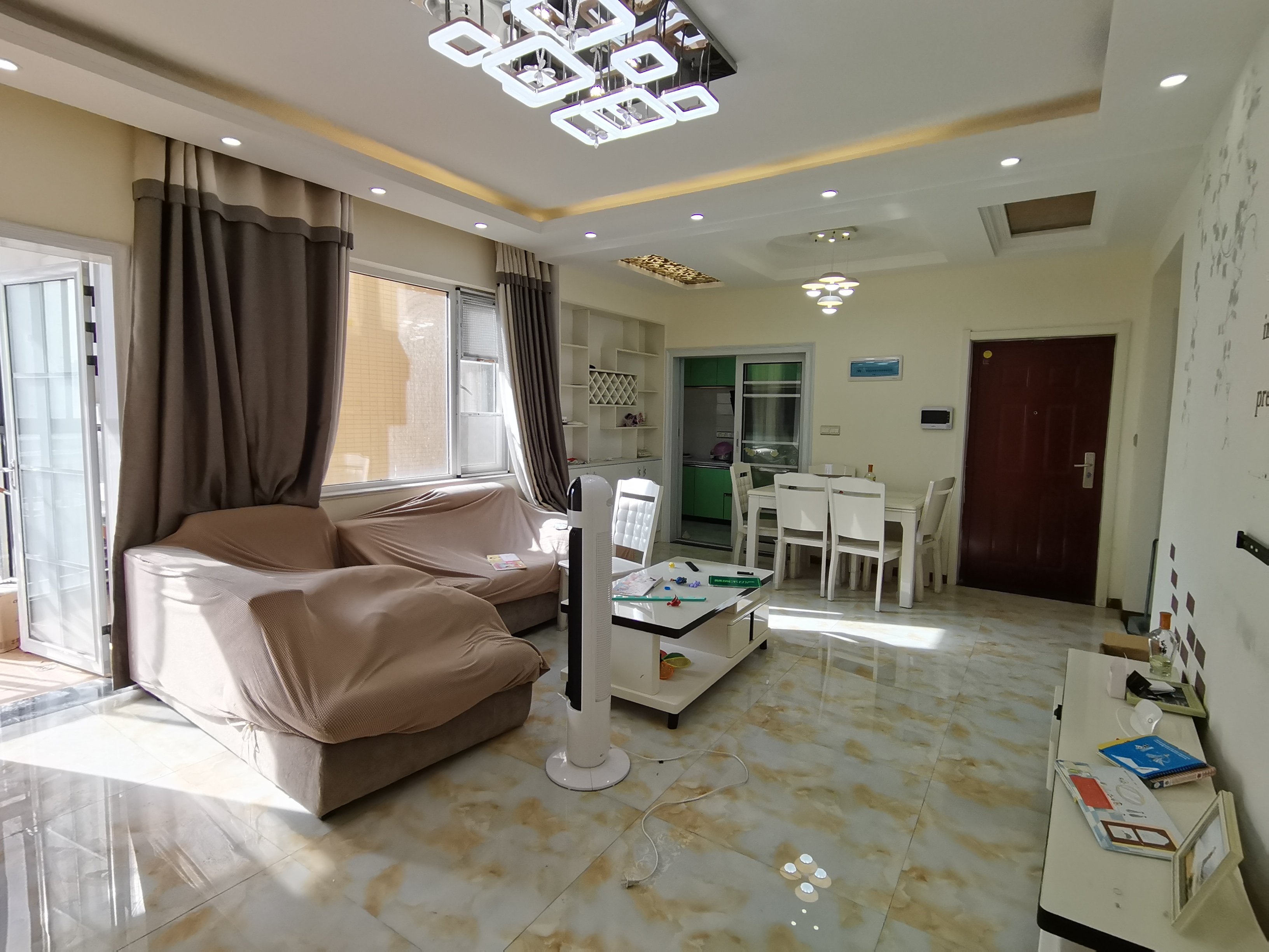 森林国际 精装三房 中间楼层 户型方正 房东诚意出售