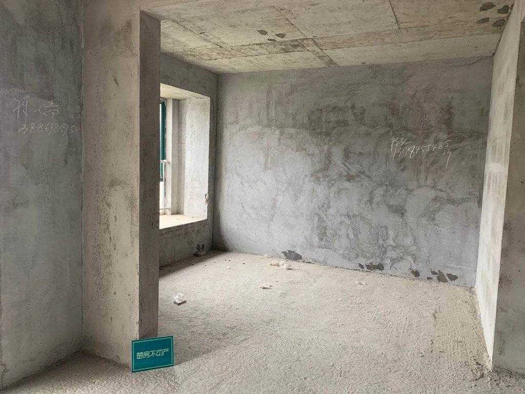 新城一号新街毛坯经典小三室户型方正业主诚心出售