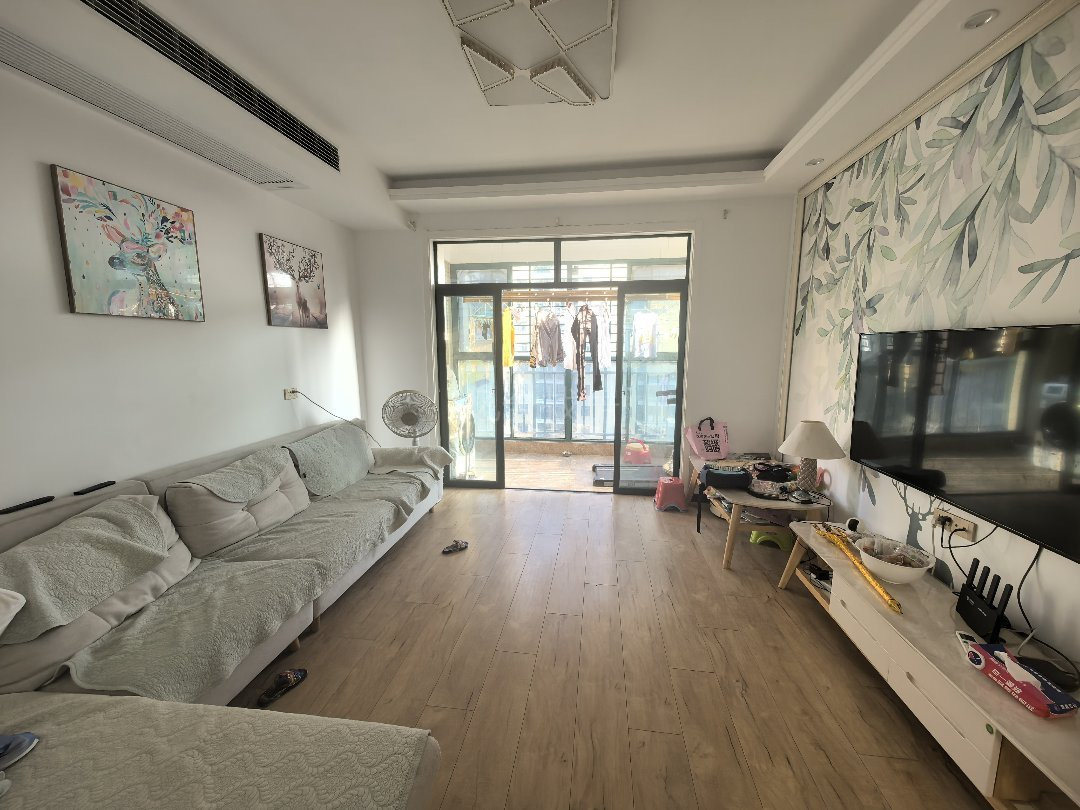 230，降价了，诚心出售，捡漏，新城一号， 精装3房、中层好楼层，证满二，采光好