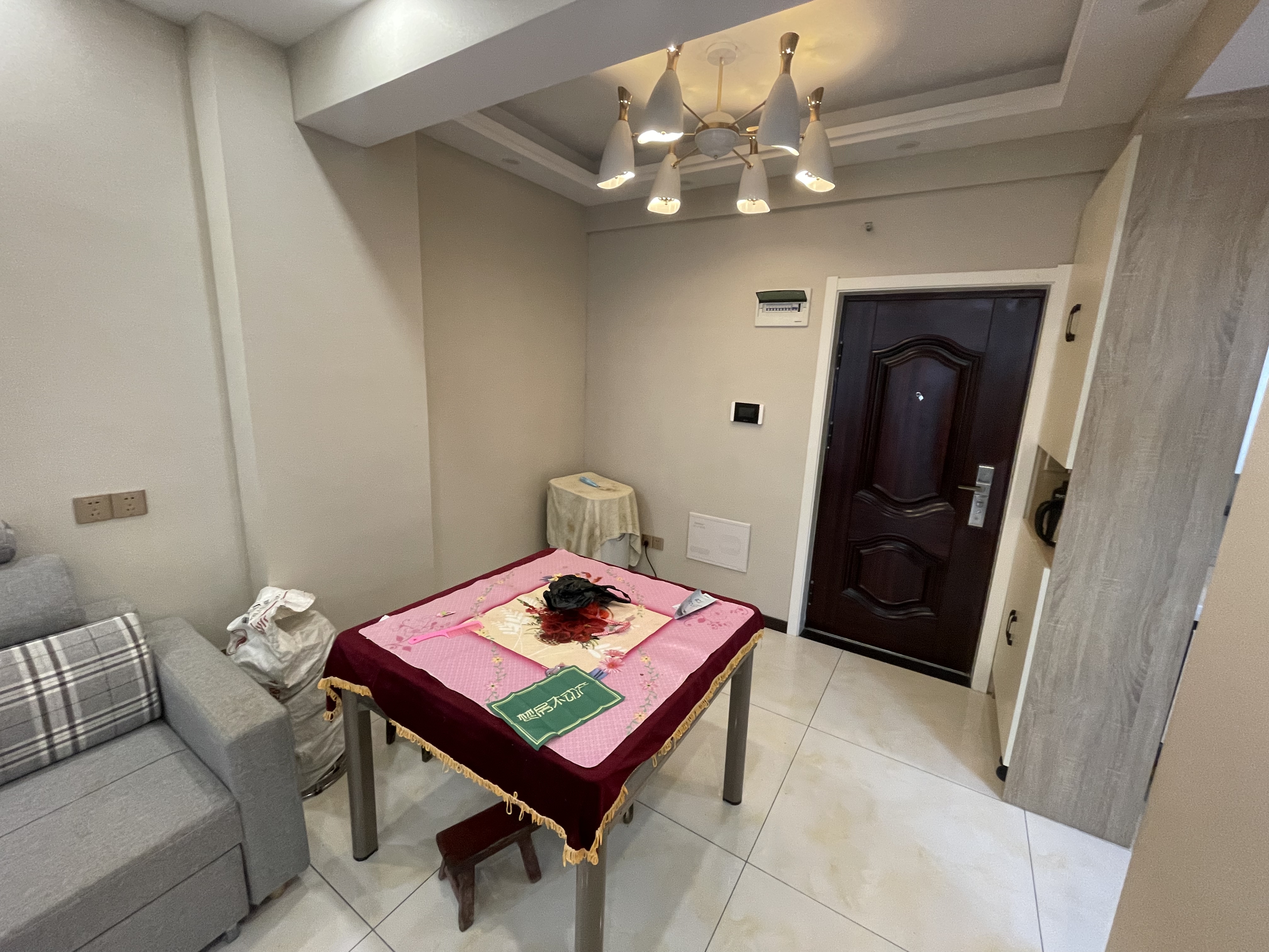 大洪万福广场邻里惠公寓带天然气看房方便两房精装修沔中旁边优秀的很