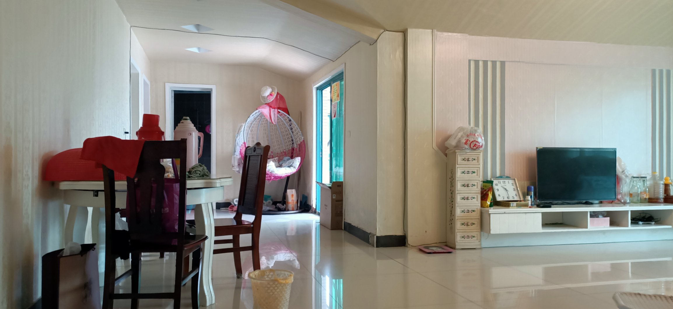 青青家园四期顶楼送超大露台，三室两厅两卫，小区环境好