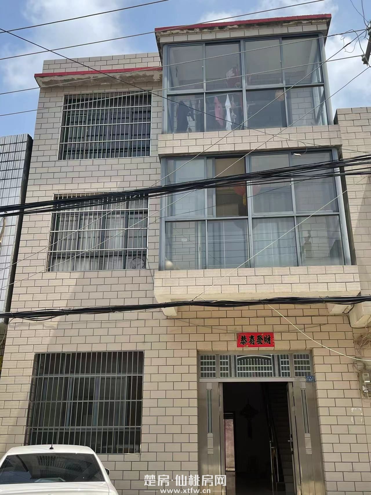 38.6万新里仁口富贵街2间3层楼房出售