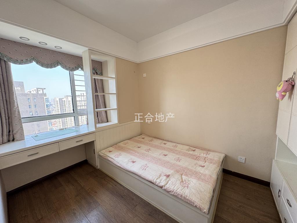 降价了，捡漏，业主急卖，和合国际城，精装三室二厅二卫，边户，证满二，成色新，单价4700