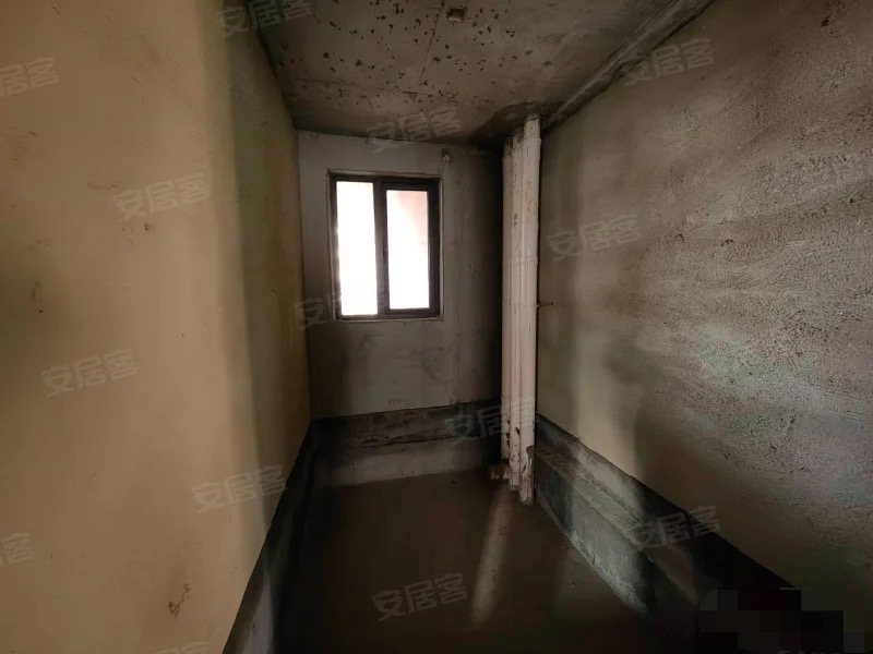 捡漏，荣怀D区，单价5055，三开间朝南，证满二，电梯中层，比补贴还香