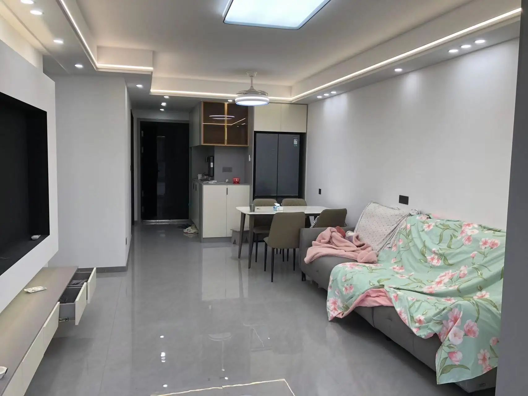 城南，吾悦广场，精装三房，电梯中层，业主自装，基本没住