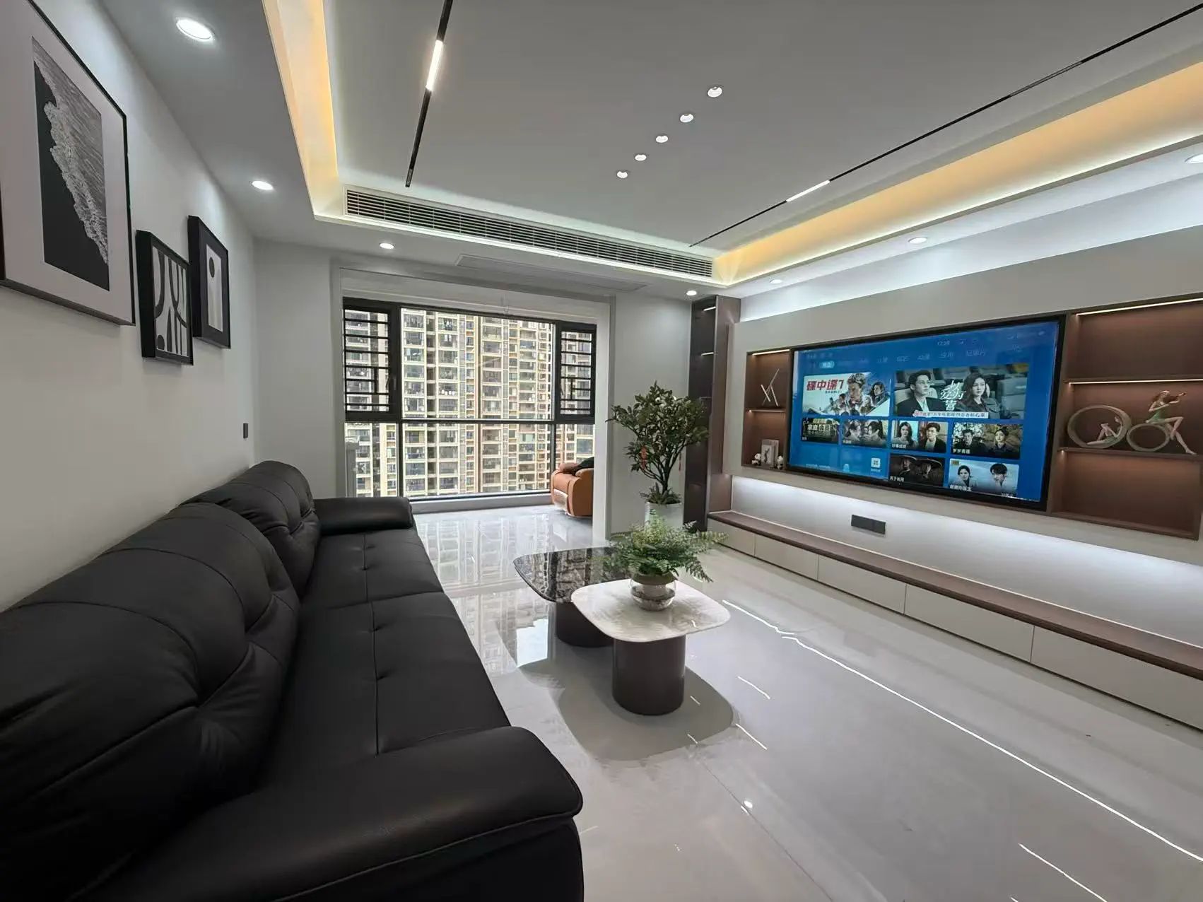 城南，森林国际，湖景房，精装三房2卫，​边户，证满二拎包入住！