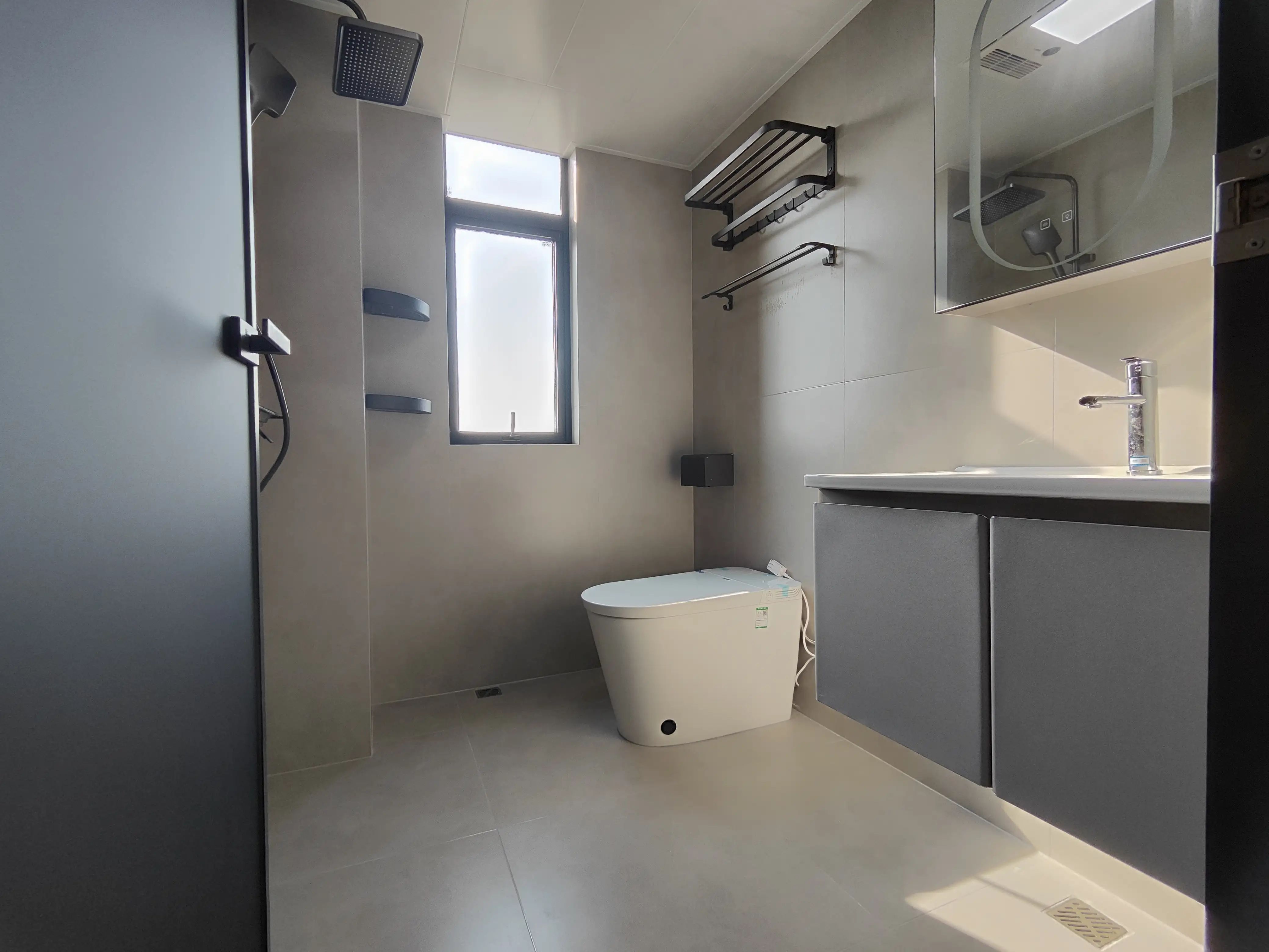 捡漏，城南次新小区，御湖世家，大边户，中间楼层，精装三房，送车位