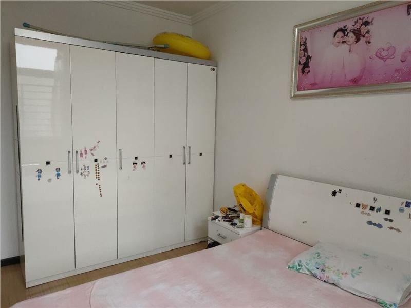 世纪雅园60万133.27平满五 住房精装修看房方便仙桃 就在附近