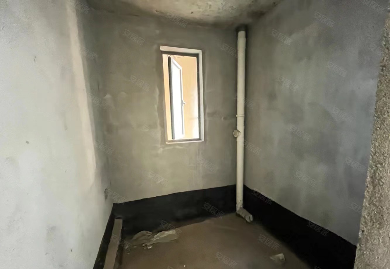 48，降价了，御台公馆，三开间朝南，楼层好，采光好，品质小区