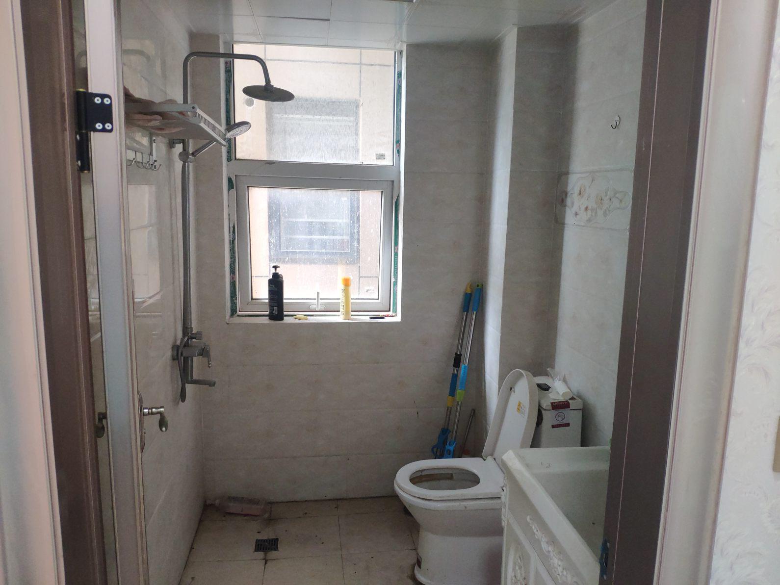 元泰未来城110平精装修3室2厅2卫78万