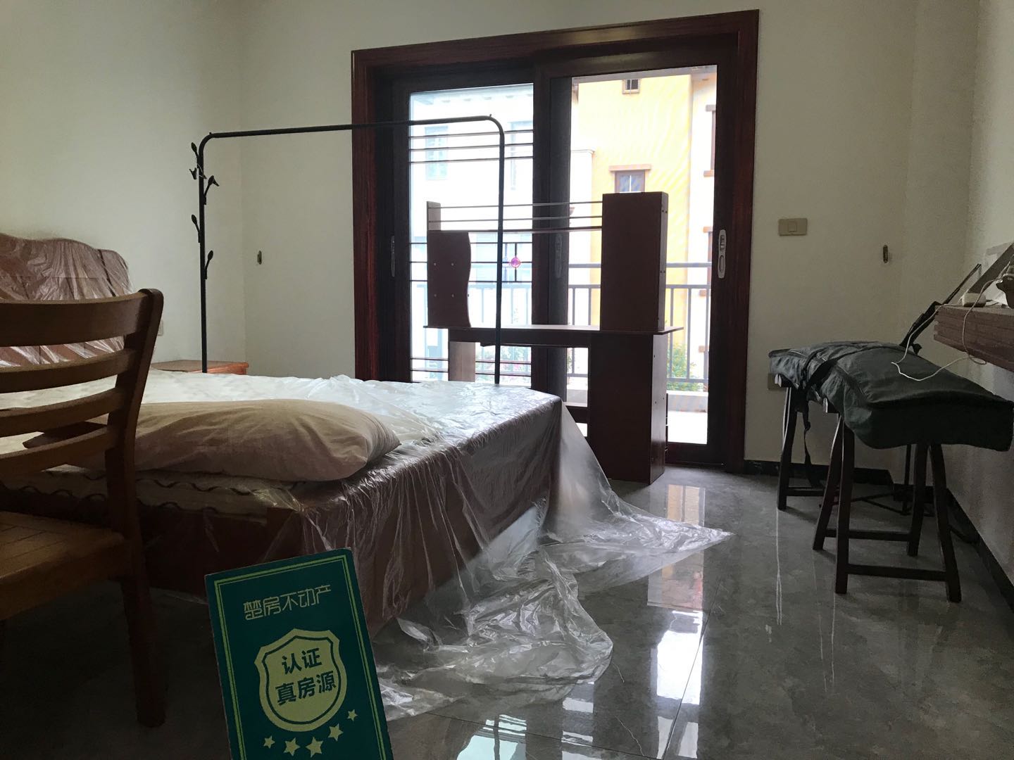 御江湾全新装修证满二三加一层联排别墅全屋监控设备价格美丽