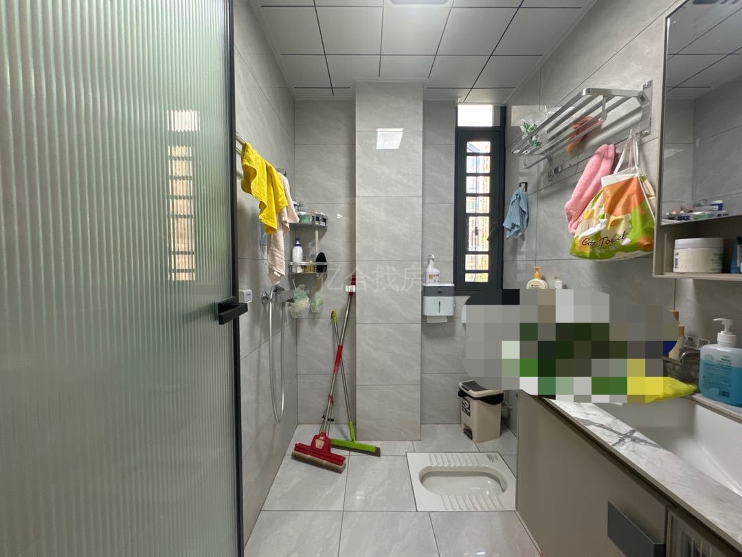 房东亏本出手，急售，元泰未来城A，精装小三房，9.5新，楼层好，三中