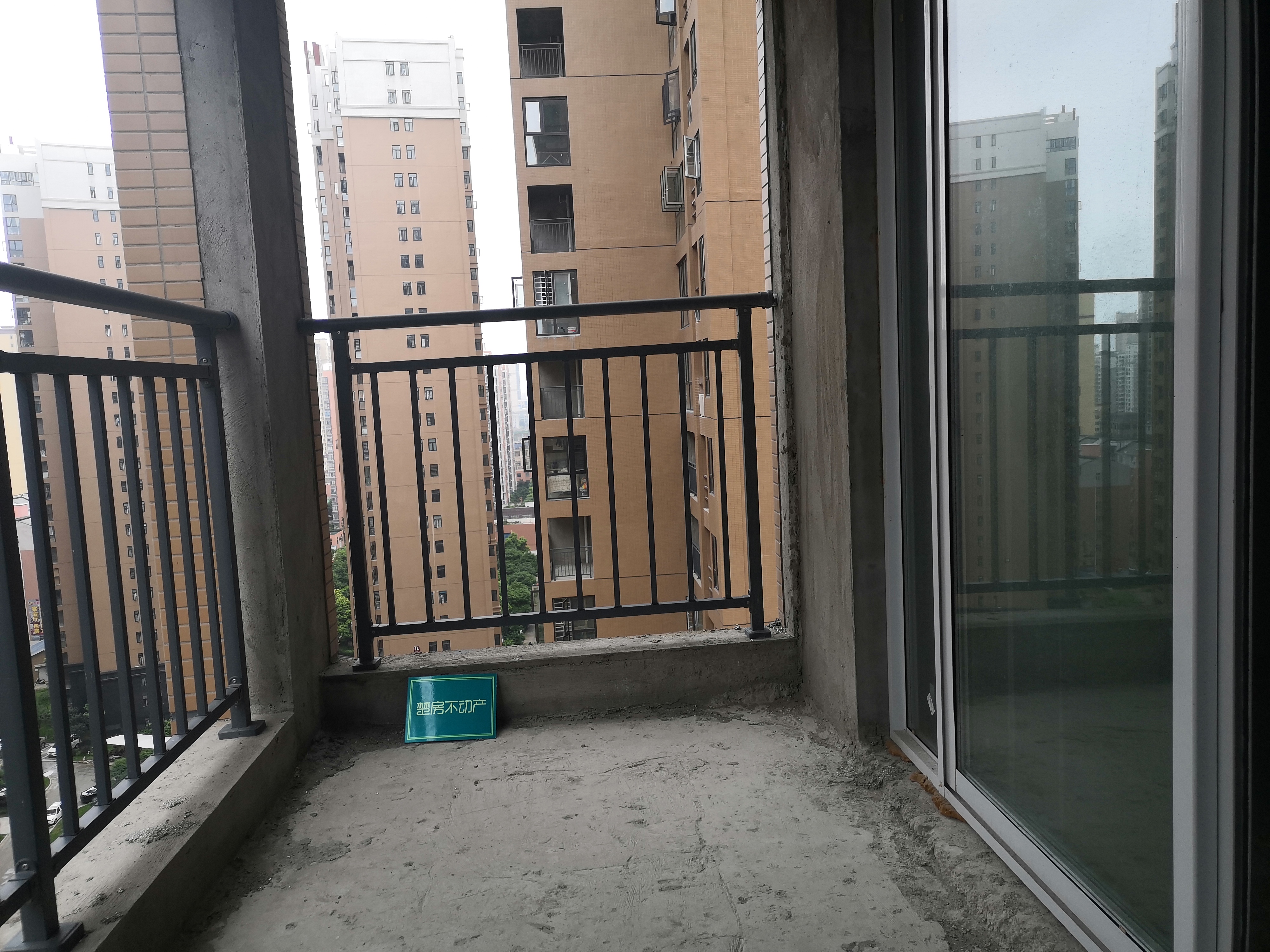 城南沔阳公馆中间楼层三室两卫有钥匙 看房