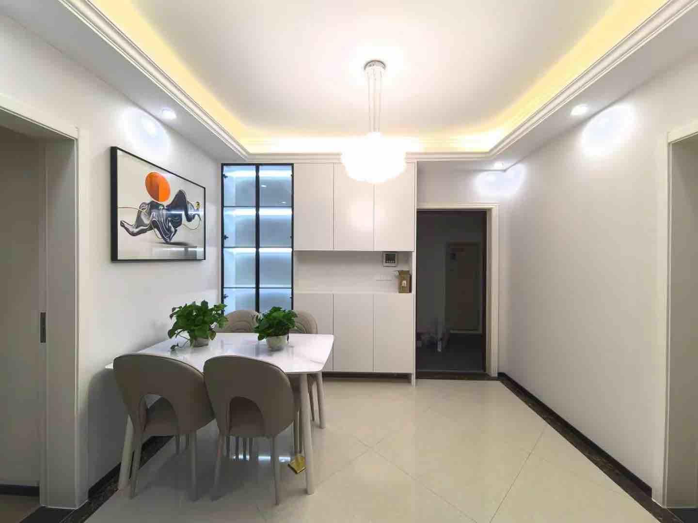 业主急售，亏本出，满庭春带地暖，小高层，精装3房