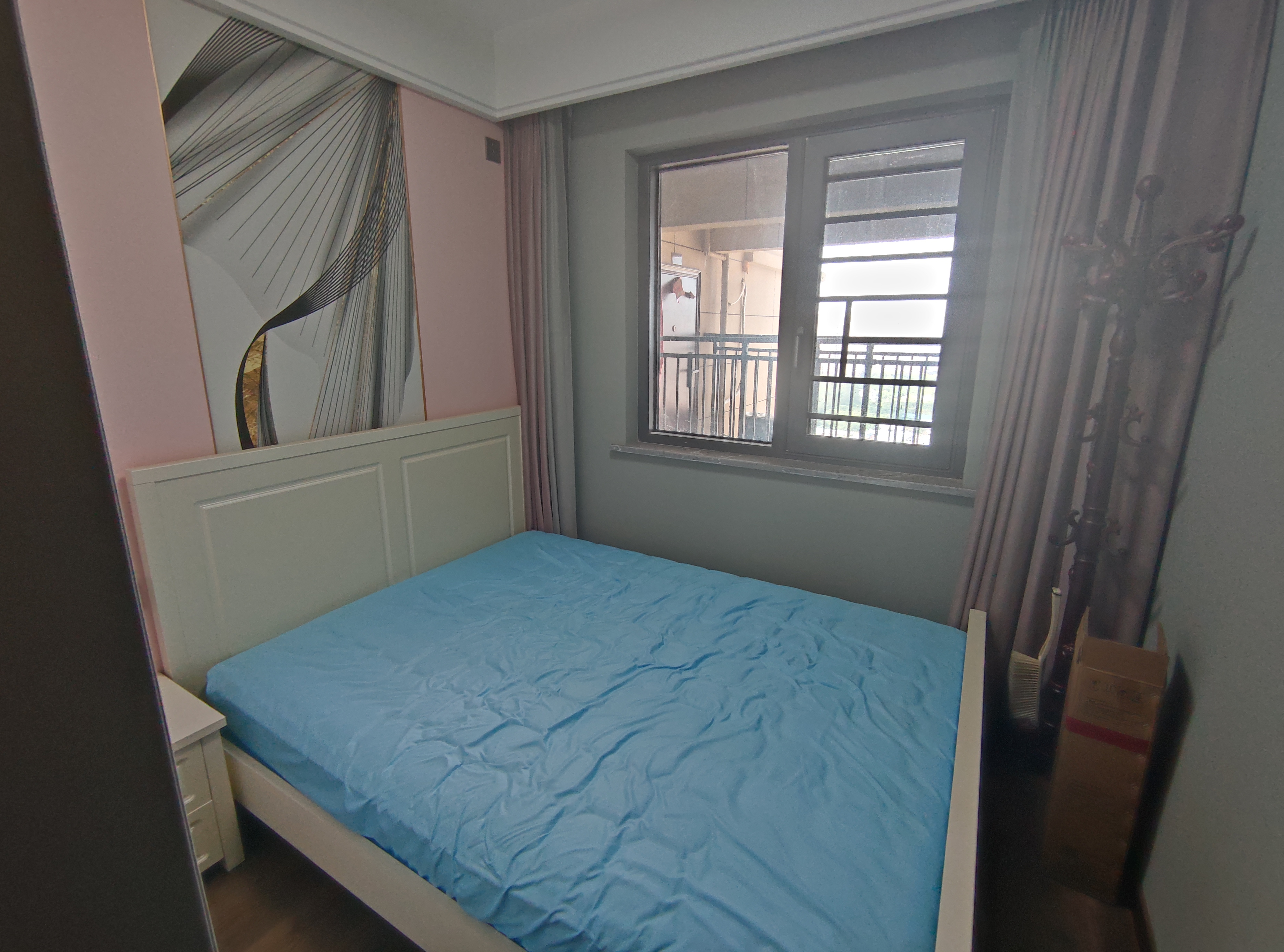 御湖世家.精装三房.中间楼层.看房方便