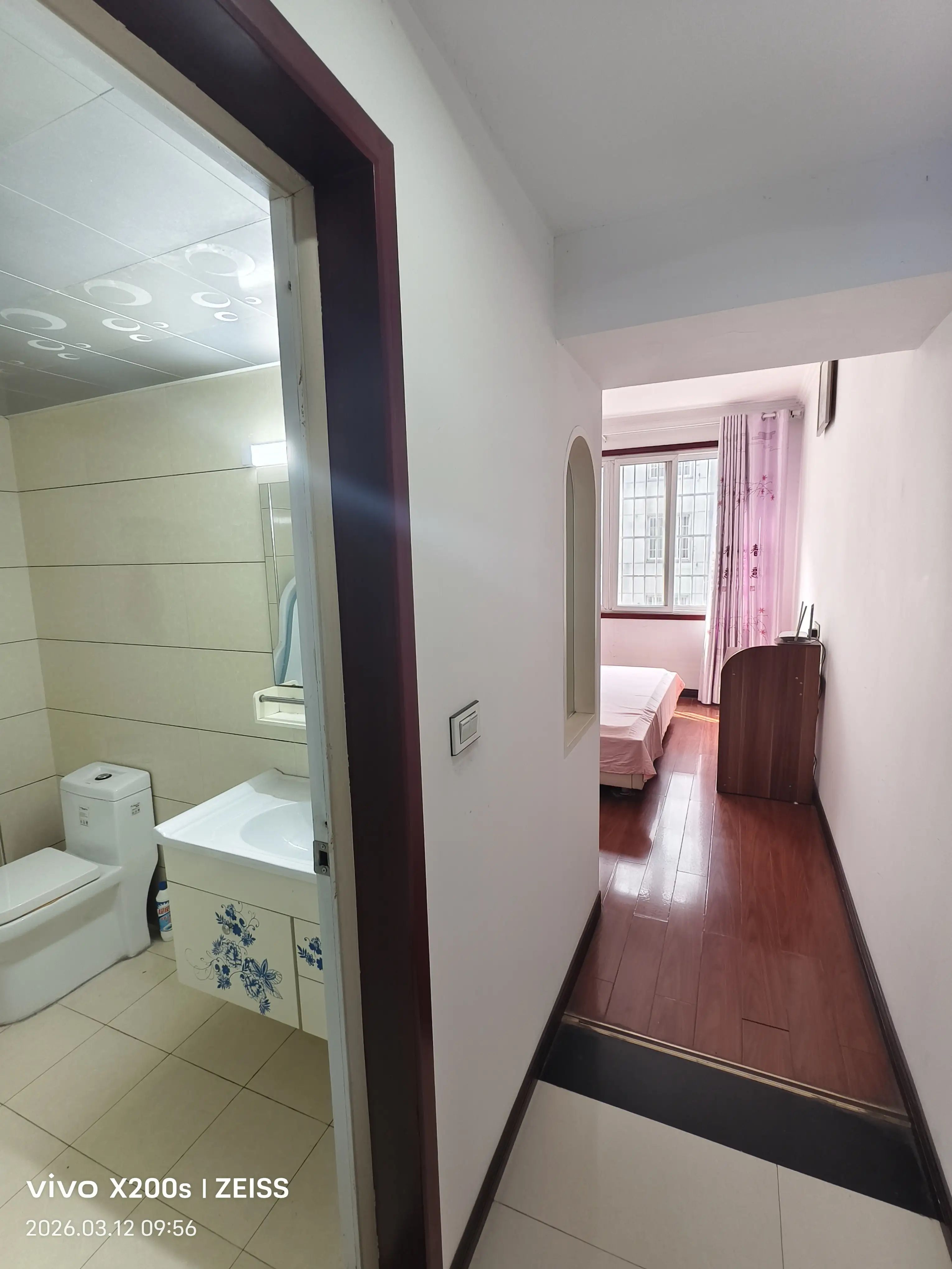 亏本捡漏，实小旁，步梯中间楼层，精装三房，证满二，诚心出售