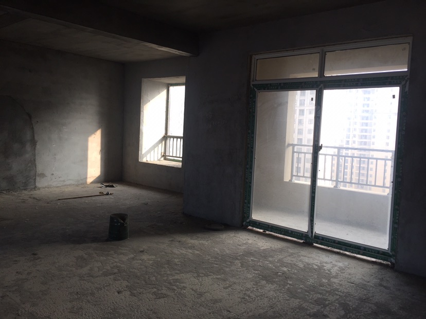 元泰未来城A区3室2厅1卫110平新证