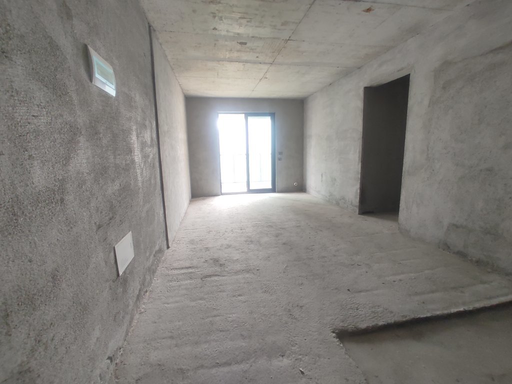 锦绣江山望府.毛坯三房.三开间朝南.看房方便